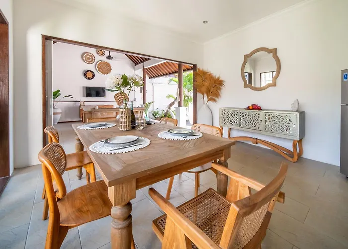 Free Pick-up Balinese Style Tropical Private Pool With 2 Bedrooms
