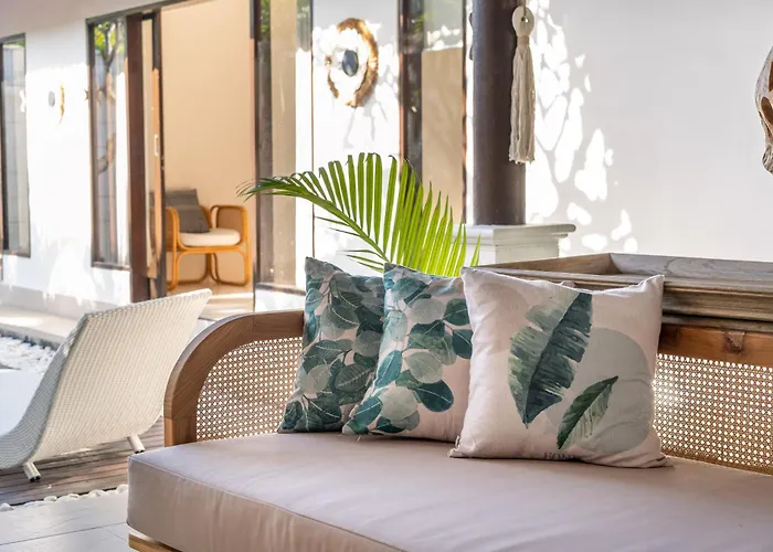 Free Pick-up Balinese Style Tropical Private Pool With 2 Bedrooms