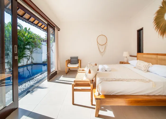 Free Pick-up Balinese Style Tropical Private Pool With 2 Bedrooms Villa Seminyak