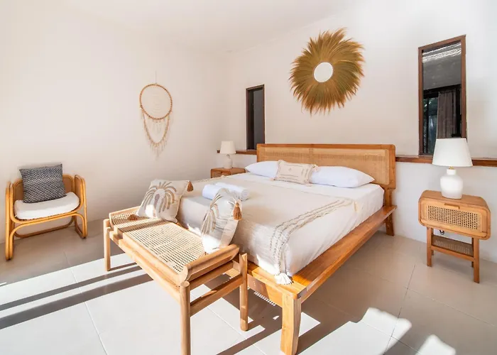 Free Pick-up Balinese Style Tropical Private Pool With 2 Bedrooms Seminyak