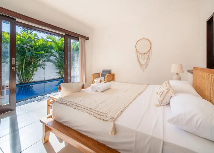 Free Pick-up Balinese Style Tropical Private Pool With 2 Bedrooms * Seminyak